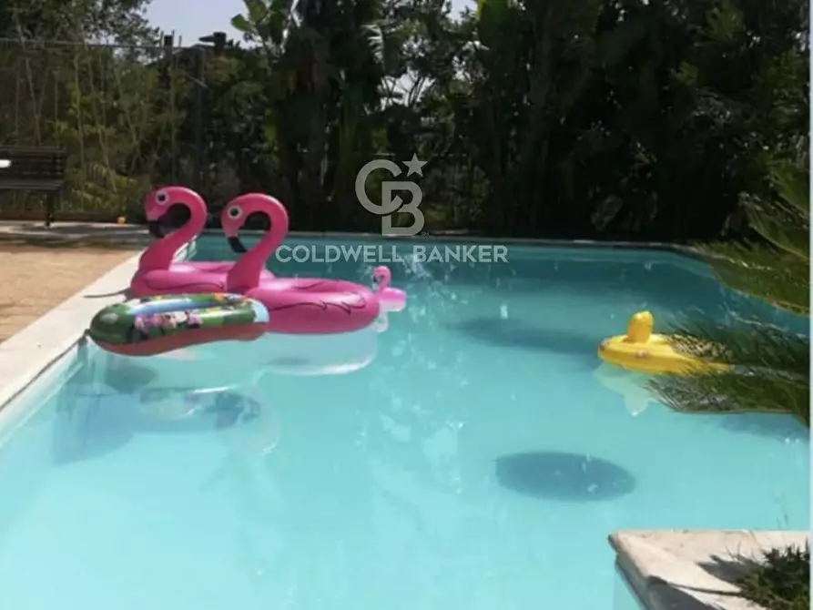 Immagine 8 di Villa in vendita  in via della regione a Giarre