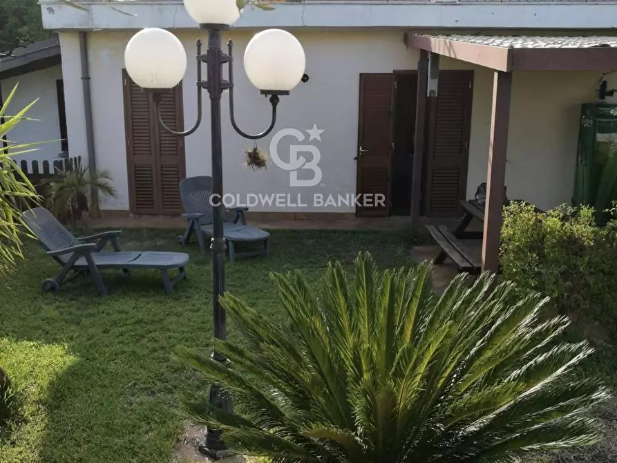 Immagine 3 di Villa in vendita  in via della regione a Giarre