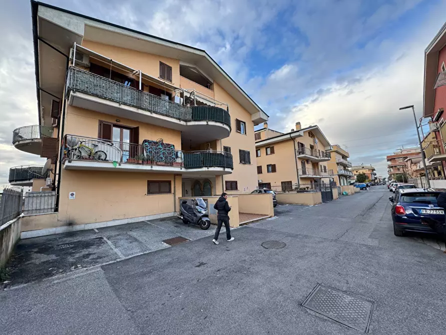 Immagine 16 di Appartamento in vendita  in via lombardia 1 a Guidonia Montecelio