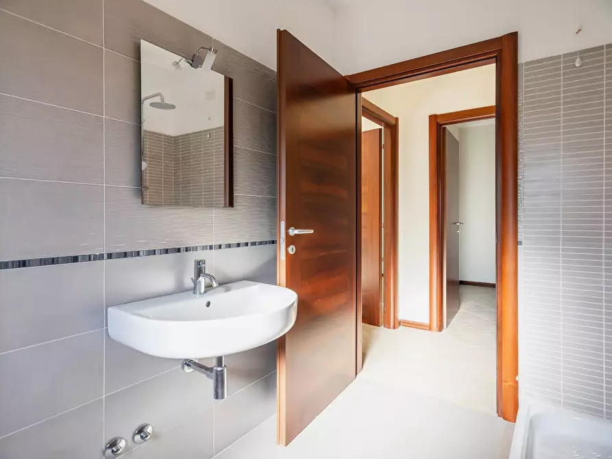 Immagine 13 di Casa semindipendente in vendita  in Via Del Padiglione 69 a Roma
