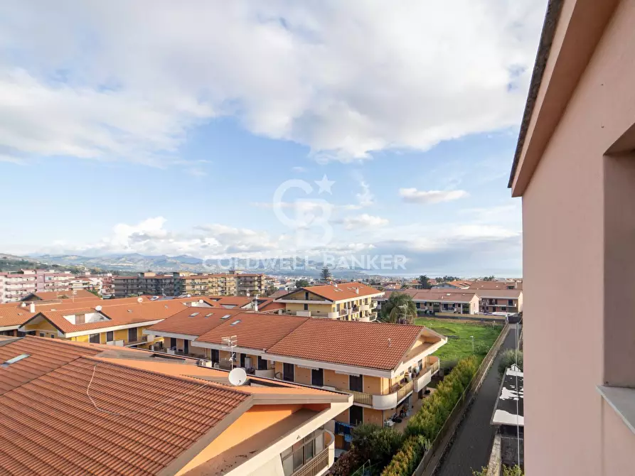 Immagine 10 di Appartamento in vendita  in VIA SILVIO PELLICO 25 a Giarre