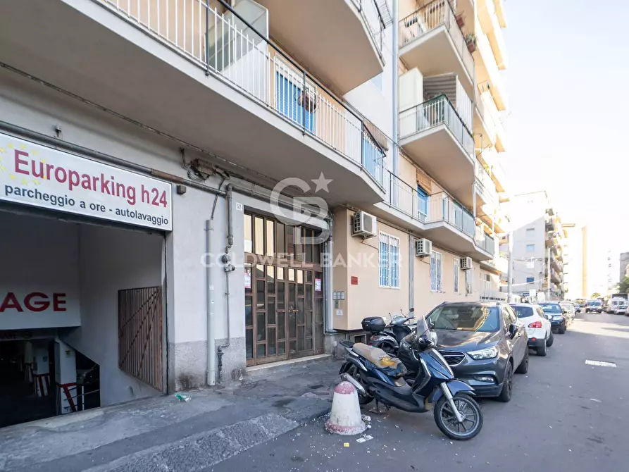 Immagine 28 di Appartamento in vendita  in Via Ammiraglio Caracciolo 52 a Catania