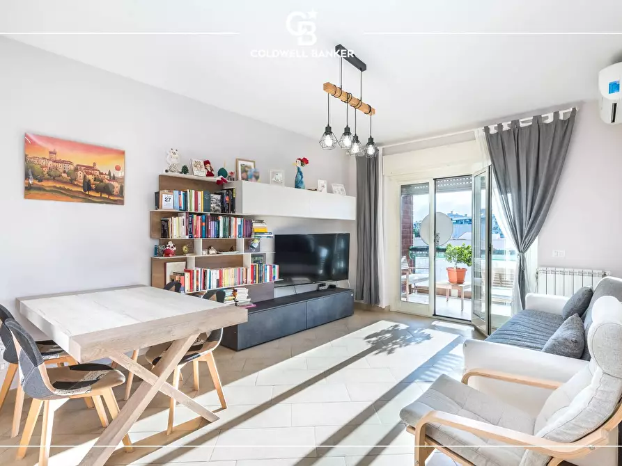 Immagine 1 di Appartamento in vendita  in Via Libero Leonardi 137 a Roma