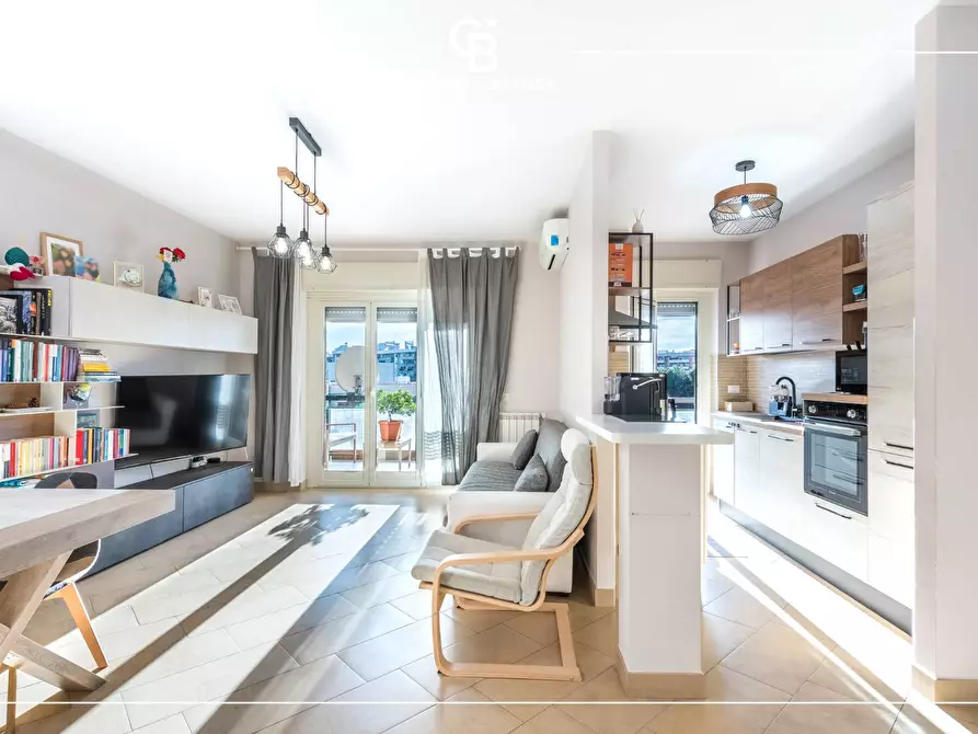 Immagine 5 di Appartamento in vendita  in Via Libero Leonardi 137 a Roma