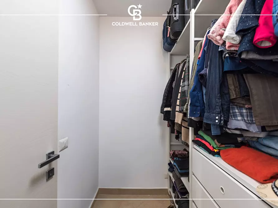 Immagine 18 di Appartamento in vendita  in Via Libero Leonardi 137 a Roma