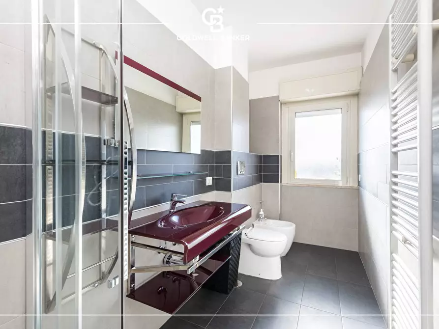 Immagine 19 di Appartamento in vendita  in Via Libero Leonardi 137 a Roma