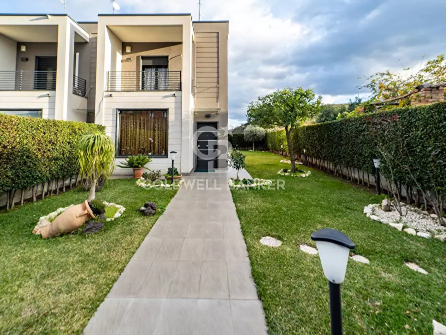 Immagine 2 di Villetta a schiera in vendita  in Via Vittorio Emanuele 2A a Zafferana Etnea