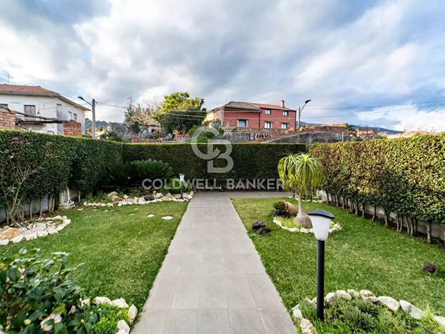 Immagine 3 di Villetta a schiera in vendita  in Via Vittorio Emanuele 2A a Zafferana Etnea