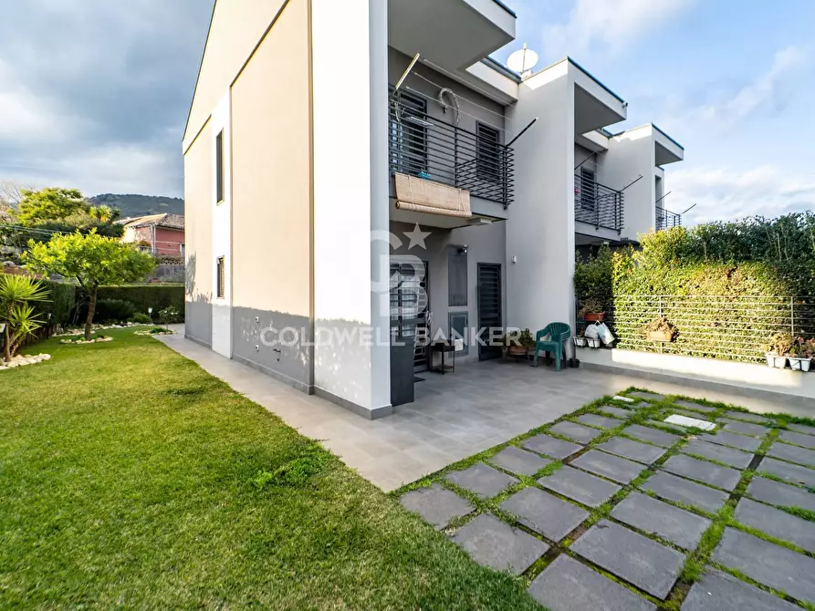 Immagine 4 di Villetta a schiera in vendita  in Via Vittorio Emanuele 2A a Zafferana Etnea