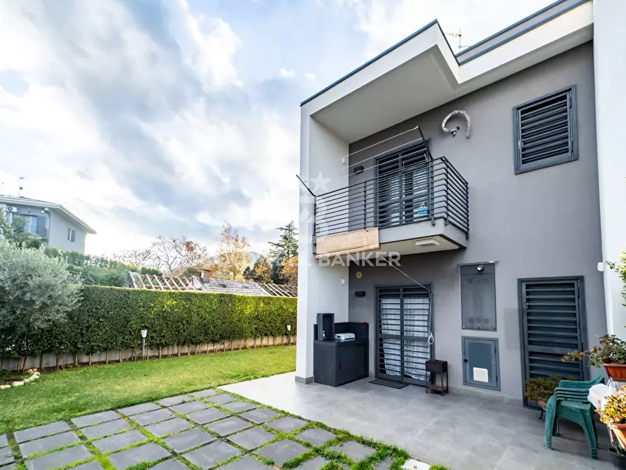 Immagine 5 di Villetta a schiera in vendita  in Via Vittorio Emanuele 2A a Zafferana Etnea