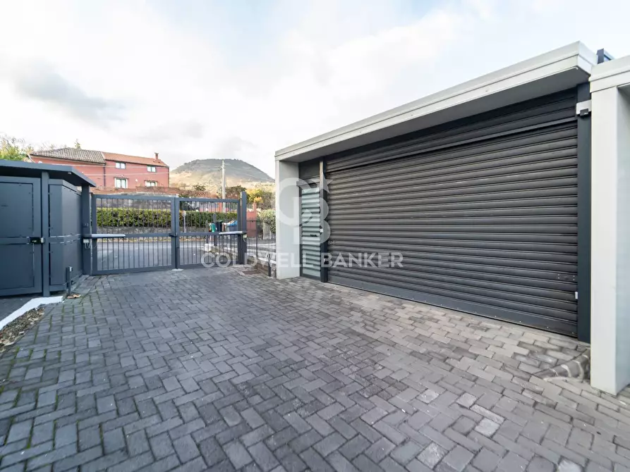 Immagine 22 di Villetta a schiera in vendita  in Via Vittorio Emanuele 2A a Zafferana Etnea