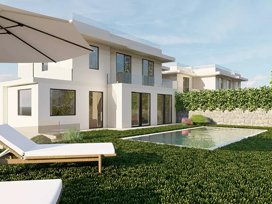 Immagine 2 di Villa in vendita  in Via Luigi Pirandello a San Gregorio Di Catania