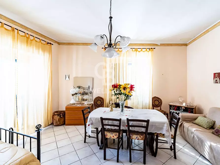 Immagine 1 di Casa indipendente in vendita  in via Santi Elena e Costantino 42 a Aci Catena