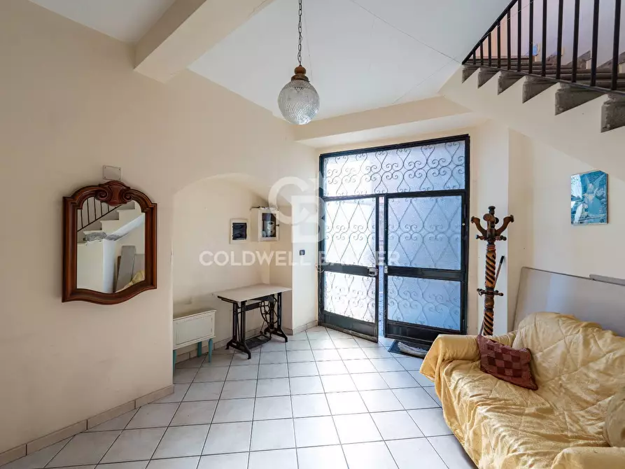 Immagine 6 di Casa indipendente in vendita  in via Santi Elena e Costantino 42 a Aci Catena