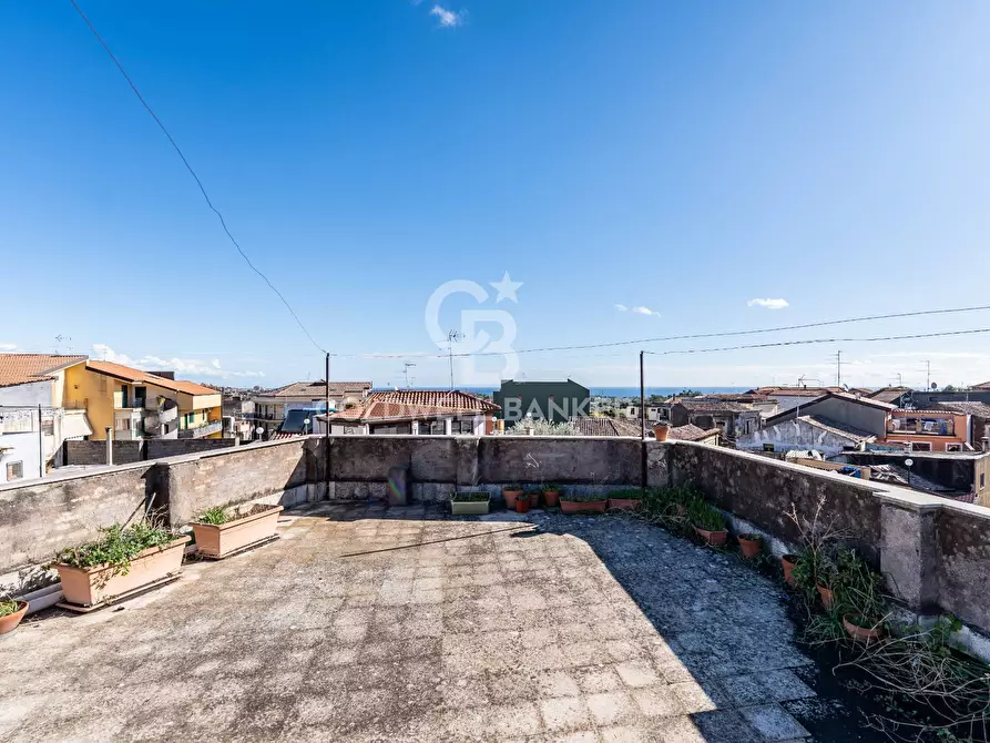 Immagine 9 di Casa indipendente in vendita  in via Santi Elena e Costantino 42 a Aci Catena