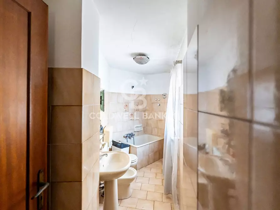 Immagine 30 di Casa indipendente in vendita  in via Santi Elena e Costantino 42 a Aci Catena