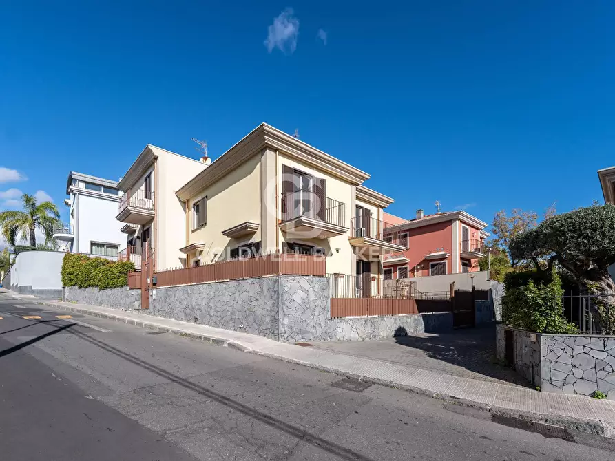 Immagine 2 di Villa in vendita  in via Giuseppe Ungaretti 7 a Aci Sant'antonio