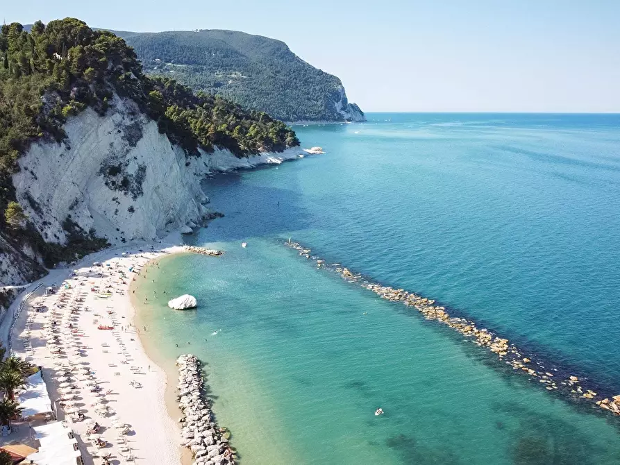 Immagine 10 di Appartamento in vendita  in Via Romagna a Fano