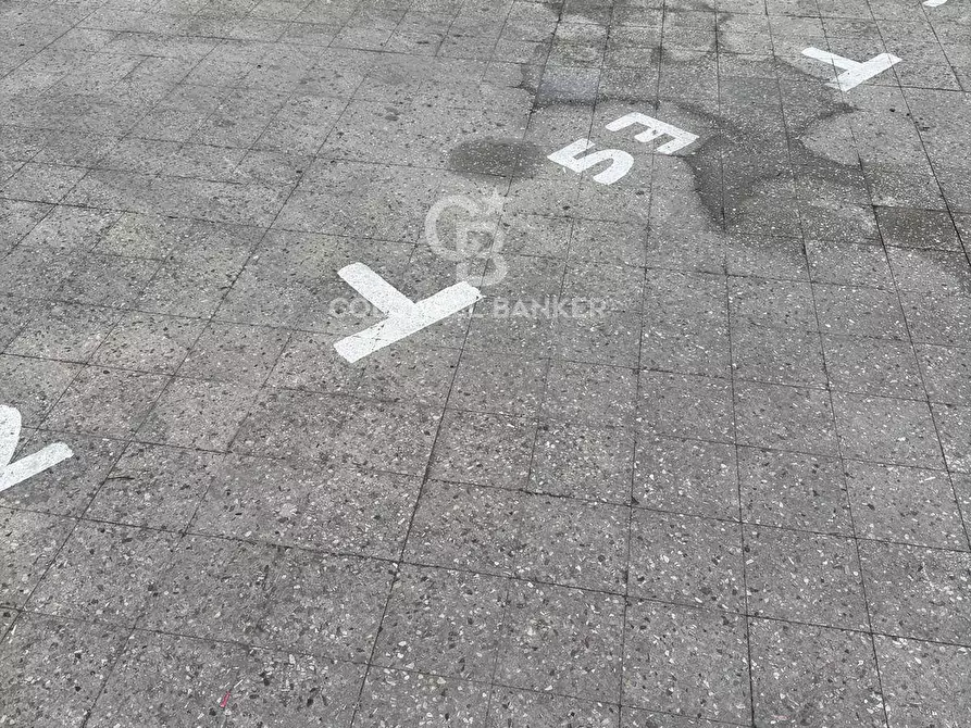 Immagine 5 di Box auto in vendita  in Viale Delle Medaglie D'oro 6N a Catania