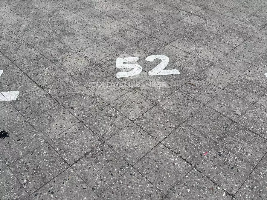 Immagine 2 di Box auto in vendita  in Viale Delle Medaglie D'oro 6N a Catania