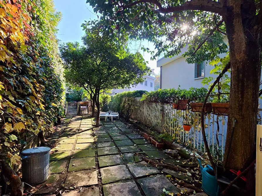 Immagine 22 di Appartamento in vendita  in Via  Panoramica 15 a Salerno