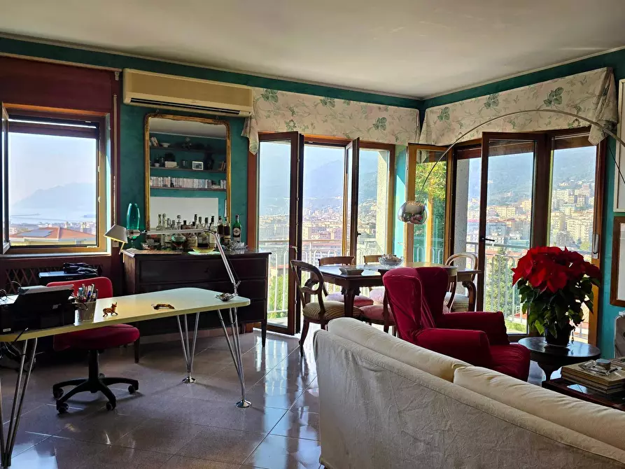 Immagine 1 di Appartamento in vendita  in Via  Panoramica 15 a Salerno