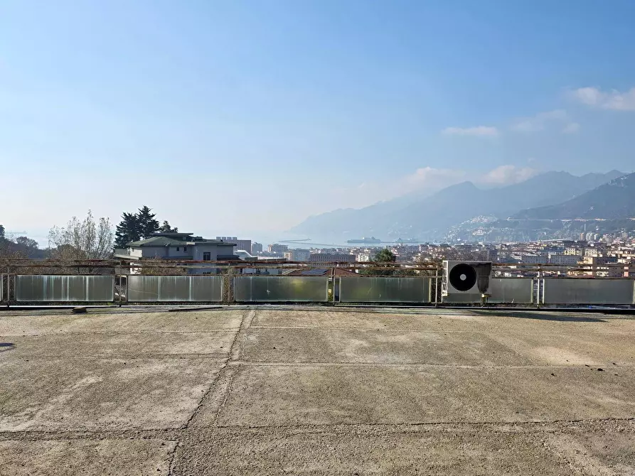 Immagine 25 di Appartamento in vendita  in Via  Panoramica 15 a Salerno