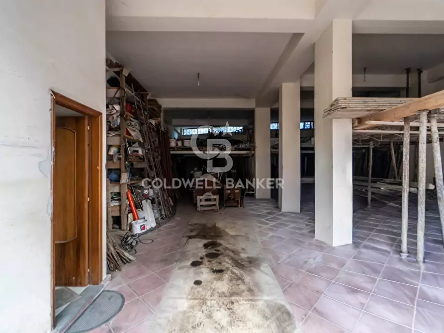 Immagine 3 di Magazzino in vendita  in Via Nocilla a Aci Sant'antonio