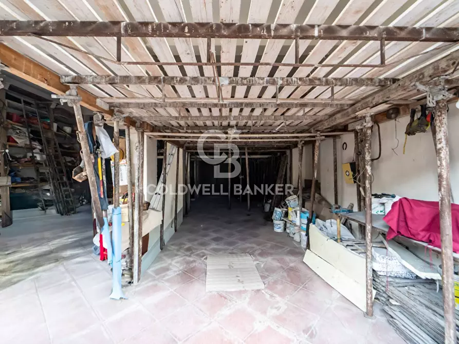 Immagine 4 di Magazzino in vendita  in Via Nocilla a Aci Sant'antonio