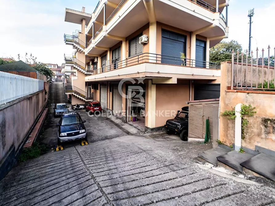 Immagine 7 di Magazzino in vendita  in Via Nocilla a Aci Sant'antonio