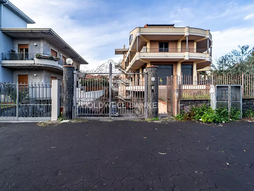 Immagine 8 di Magazzino in vendita  in Via Nocilla a Aci Sant'antonio