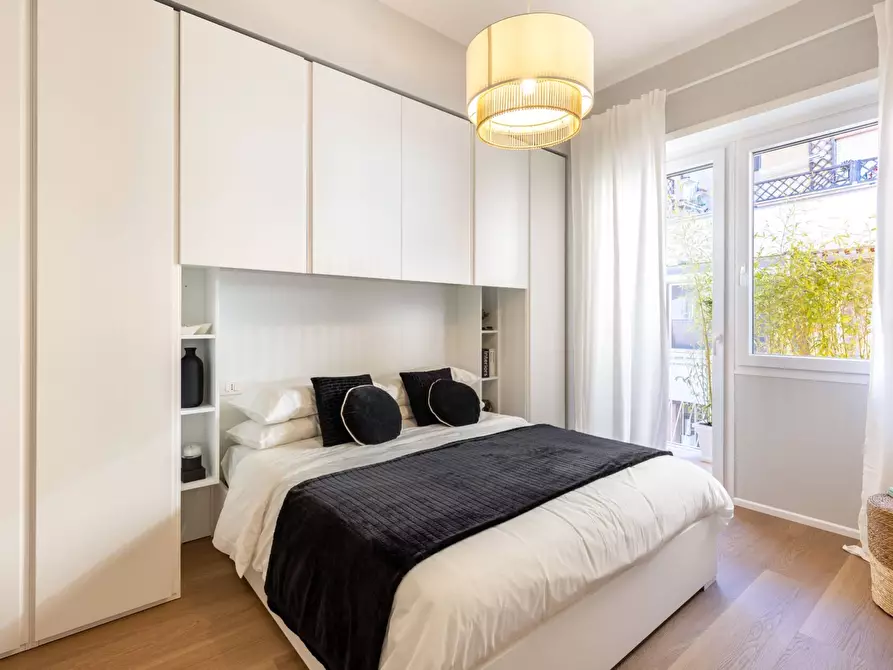 Immagine 4 di Appartamento in vendita  in Via Graziano 42 a Roma