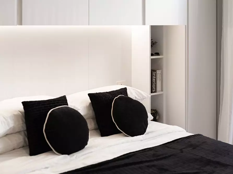 Immagine 5 di Appartamento in vendita  in Via Graziano 42 a Roma