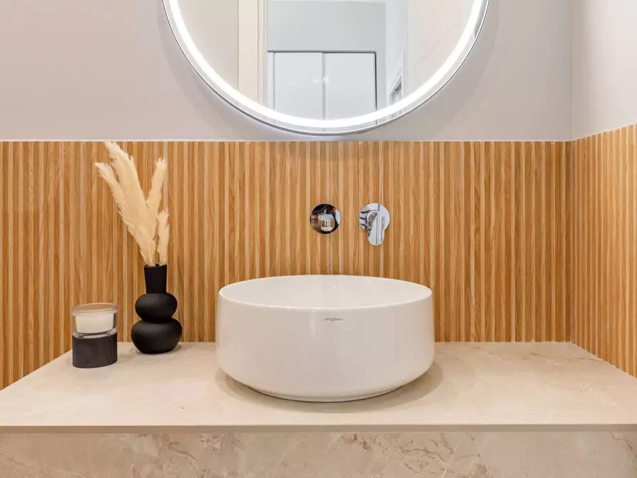 Immagine 10 di Appartamento in vendita  in Via Graziano 42 a Roma