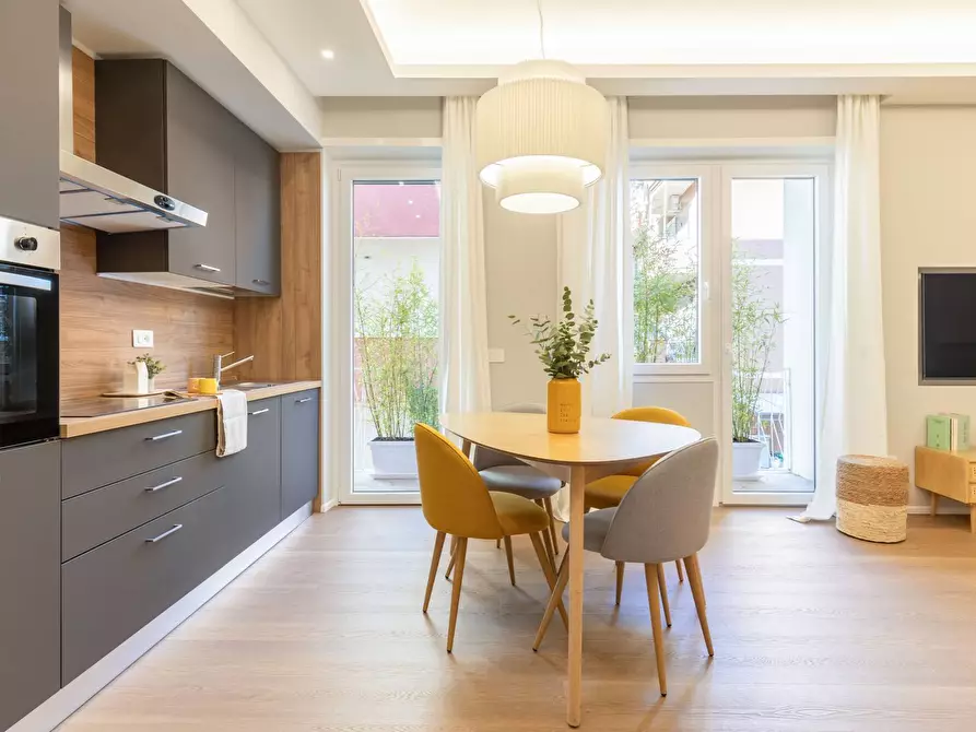 Immagine 11 di Appartamento in vendita  in Via Graziano 42 a Roma