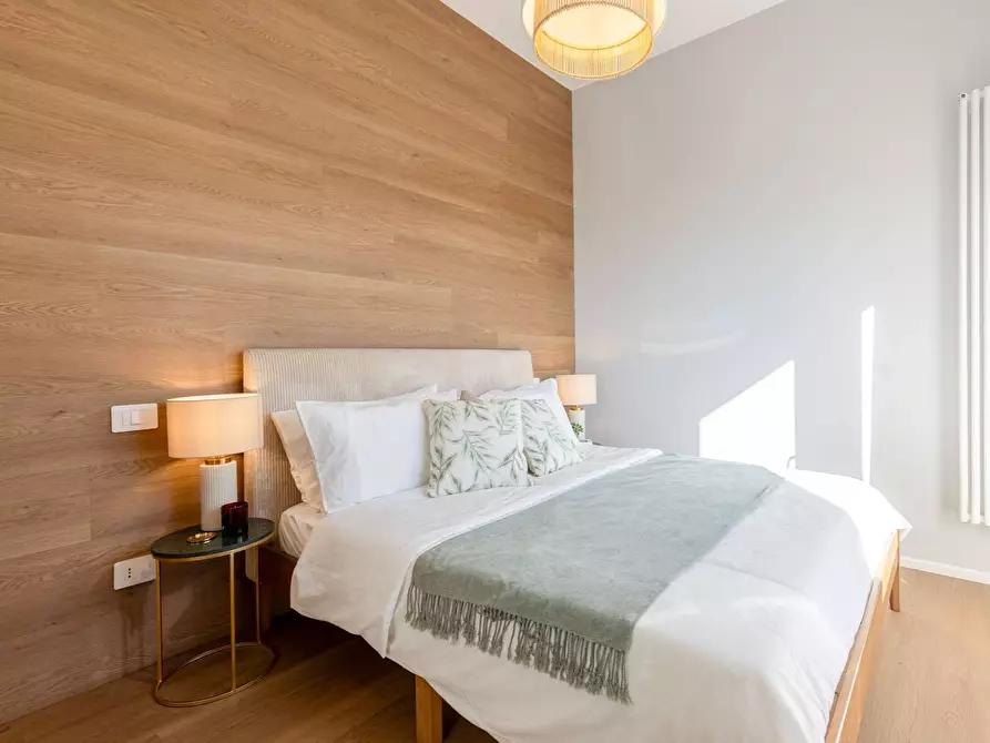 Immagine 12 di Appartamento in vendita  in Via Graziano 42 a Roma