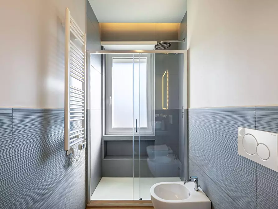 Immagine 21 di Appartamento in vendita  in Via Graziano 42 a Roma