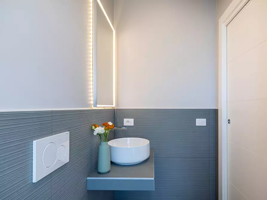 Immagine 22 di Appartamento in vendita  in Via Graziano 42 a Roma