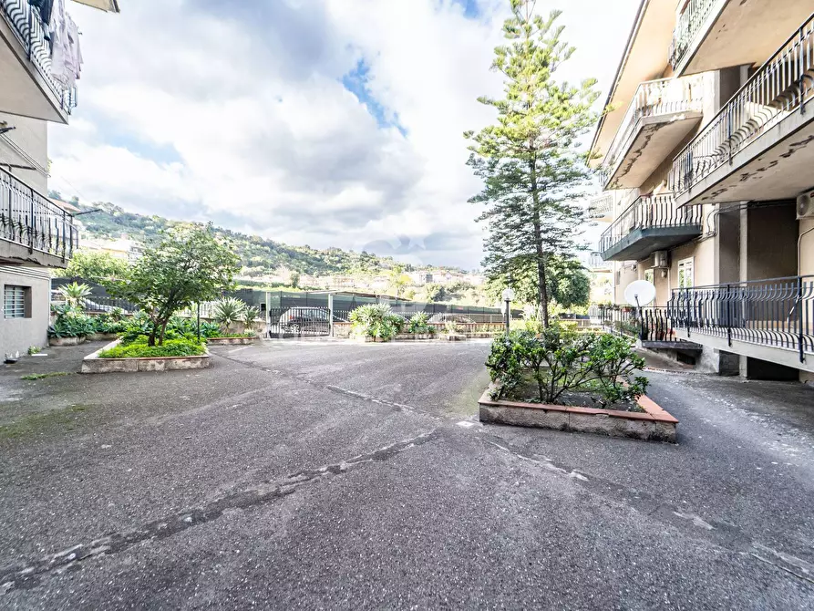 Immagine 4 di Appartamento in vendita  in Via IV Novembre 134 a Aci Catena