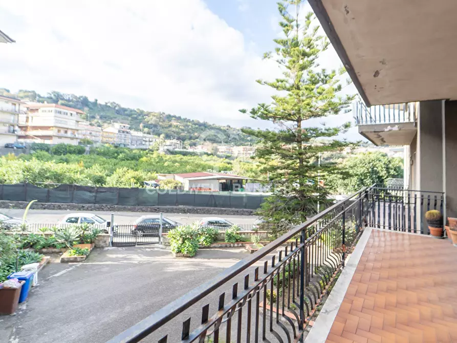 Immagine 6 di Appartamento in vendita  in Via IV Novembre 134 a Aci Catena