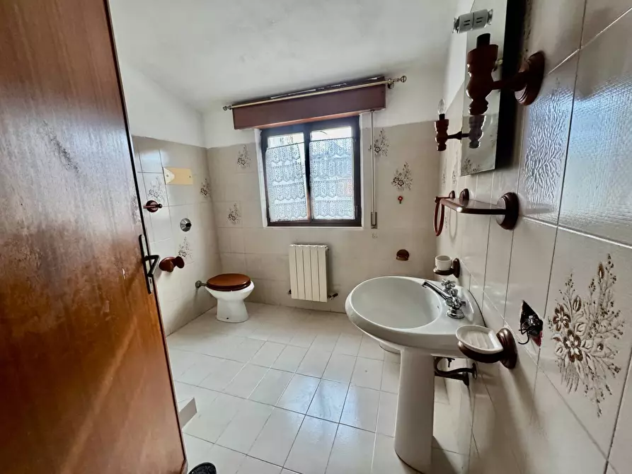 Immagine 11 di Appartamento in vendita  in via Tavolara 11 a Olbia