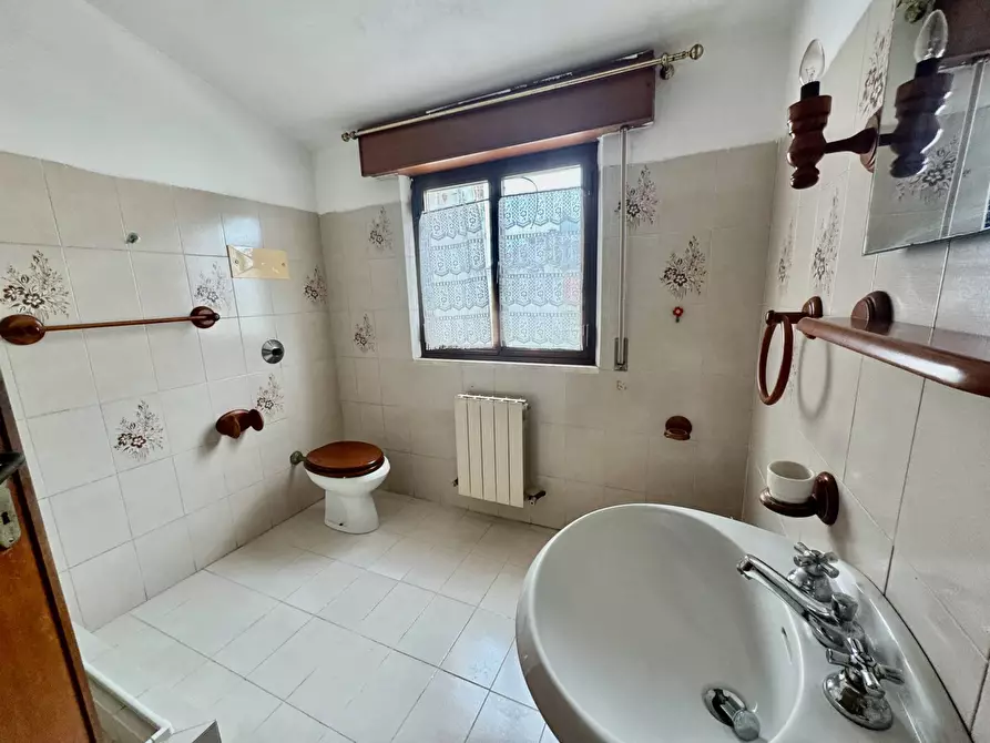 Immagine 12 di Appartamento in vendita  in via Tavolara 11 a Olbia