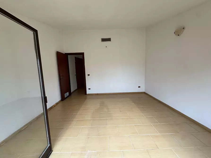 Immagine 17 di Appartamento in vendita  in via Tavolara 11 a Olbia