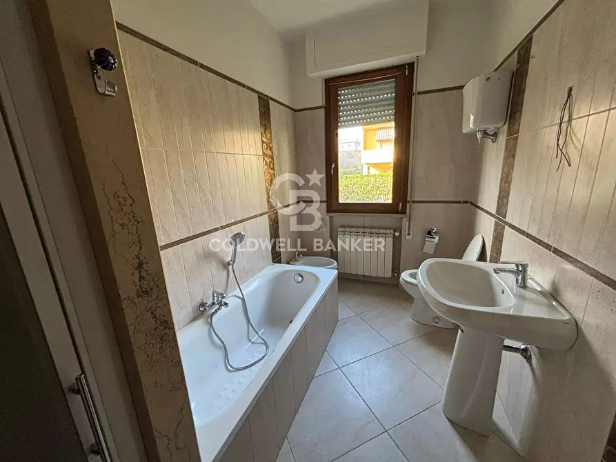 Immagine 7 di Appartamento in affitto  a Foligno