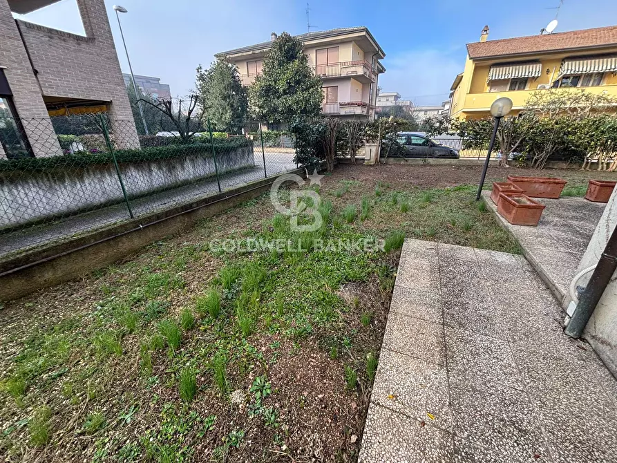 Immagine 10 di Appartamento in affitto  a Foligno