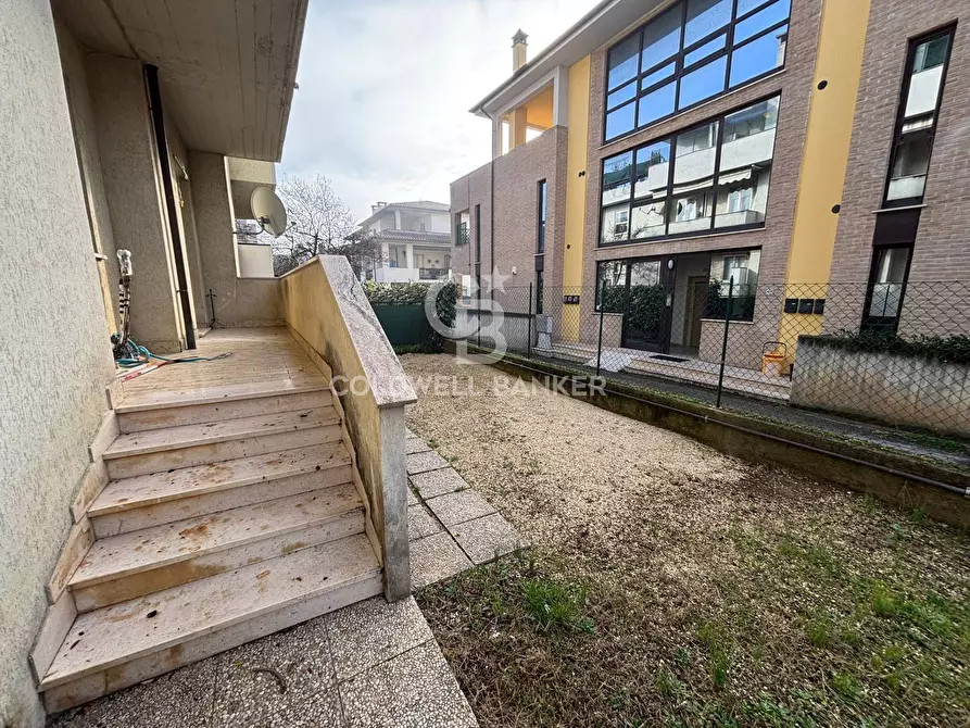 Immagine 13 di Appartamento in affitto  a Foligno