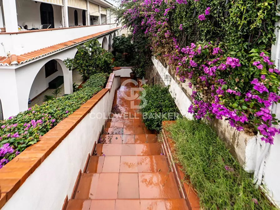 Immagine 1 di Villa in vendita  in Via Consolare Pompea 108 a Messina