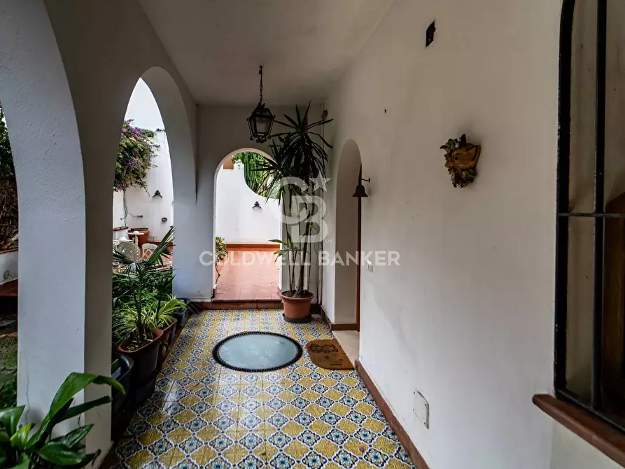 Immagine 5 di Villa in vendita  in Via Consolare Pompea 108 a Messina