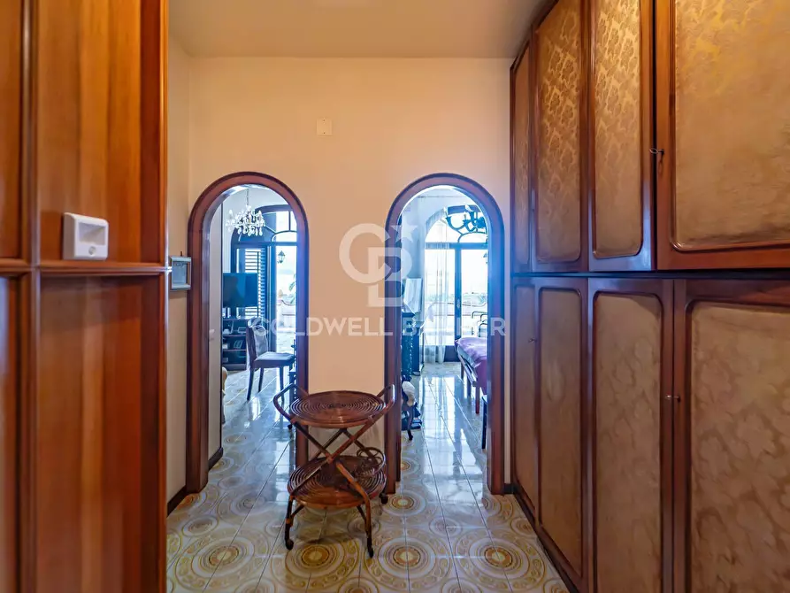 Immagine 10 di Villa in vendita  in Via Consolare Pompea 108 a Messina