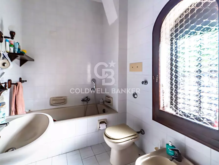 Immagine 12 di Villa in vendita  in Via Consolare Pompea 108 a Messina